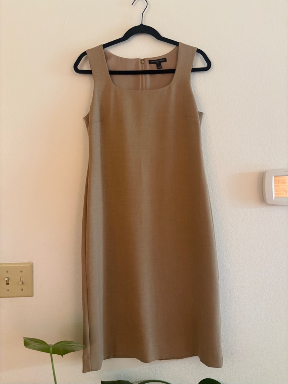 Banana Republic Sleeveless Tan Shift Dress